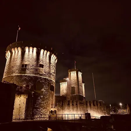 Loverooml1timiste Tar Daire